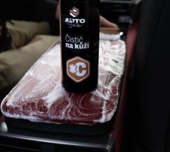 Auto Šarm Čistič na kůži správné napěnění detail