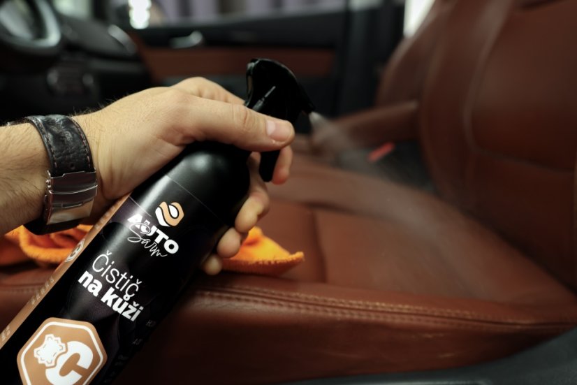 Auto Šarm Čistič na kůži aplikace