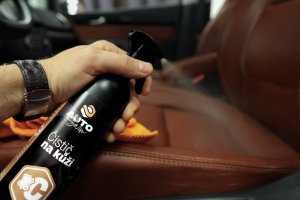 Auto Šarm Čistič na kůži aplikace Auto Šarm Čistič na kůži aplikace